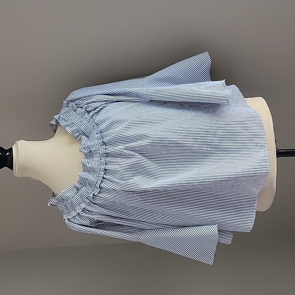 U.Style Navy/White Top..size Small